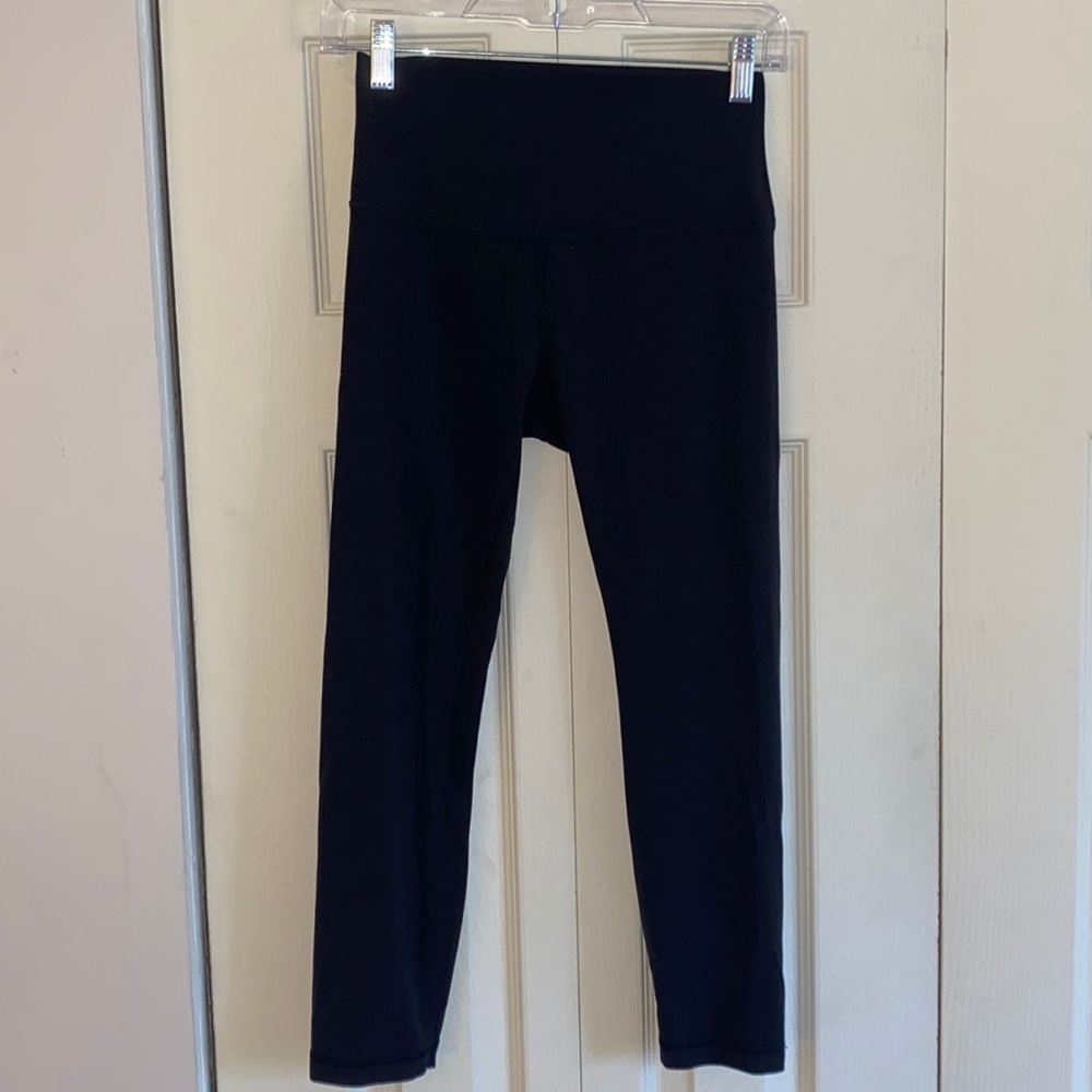 Lululemon Align Crops 23” size 6